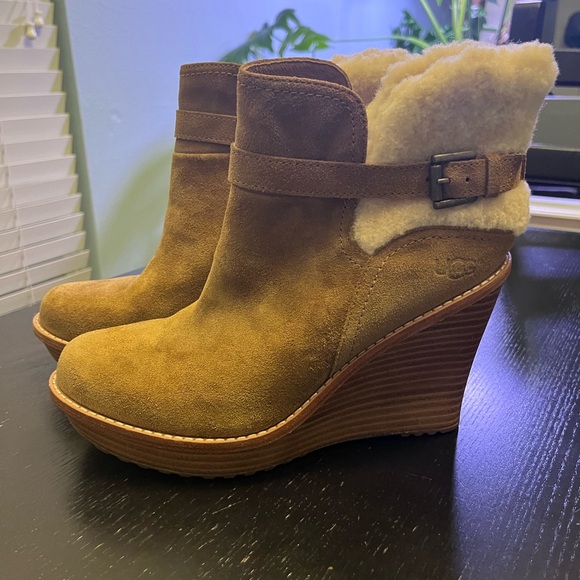 NEW UGG Anais Wedge Boots - Size 9 - Picture 3 of 10